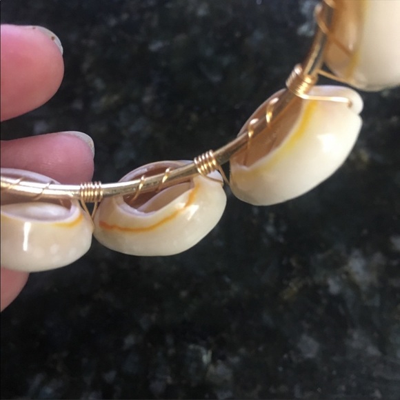 FP Natural Shell Hoop Earrings - Picture 3 of 4